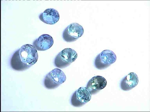 Lot de 10 Alexandrites rondes vert clair du Brésil