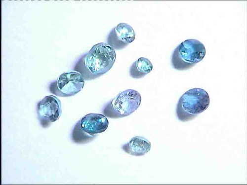 Lot de 10 alexandrites rondes vert clair du Brésil