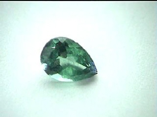 Apatite verte d’Afrique en forme de poire