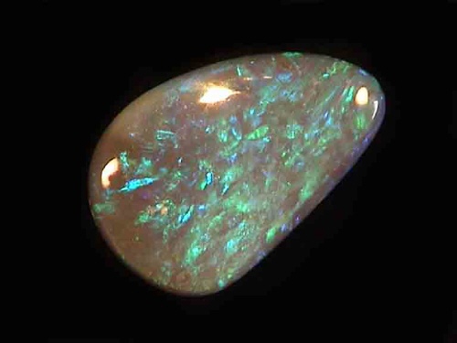 Blaugrüner Schwarzer Opal aus Lightning Ridge in freier Form