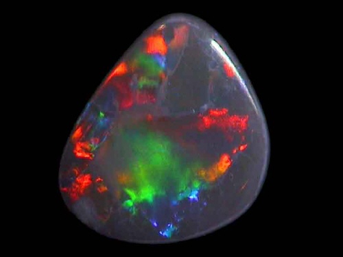 Ópalo negro de Lightning Ridge – rojo multicolor, forma libre