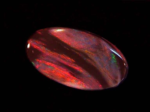 Opale nero rosso ovale di Lightning Ridge