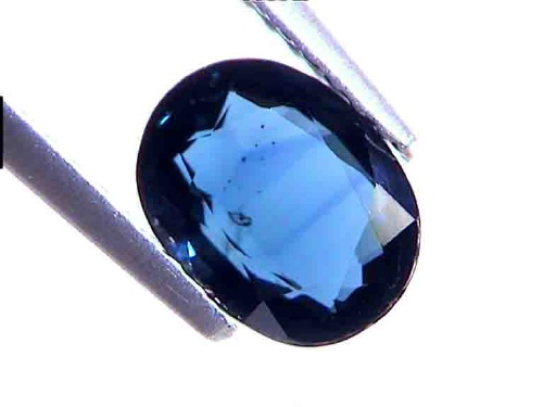 Ovaler Blauer Saphir in Mitternachtsblau aus Thailand