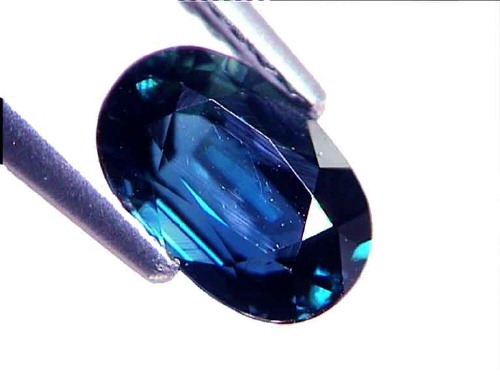 Blauer Saphir aus Thailand, Ovalschliff