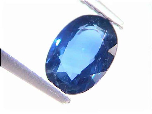 Ovaler blauer Saphir aus Thailand