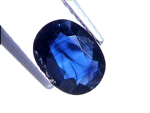 Ovaler blauer Saphir in Mitternachtsblau aus Thailand