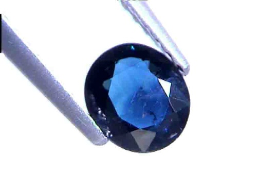 Ovaler blauer Saphir in Mitternachtsblau aus Thailand