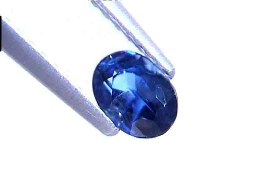 Ovaler hellblauer Saphir aus Thailand