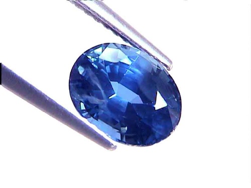 Saphir bleu ovale bleu clair de Thaïlande