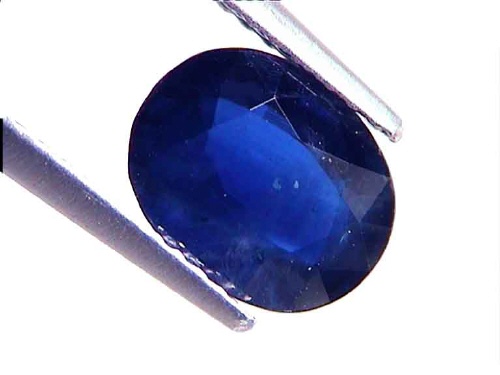 Blauer Saphir aus Thailand im Ovalschliff