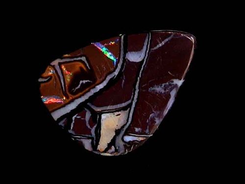 Mehrfarbiger Boulder-Opal mit roten Farbtönen aus Queensland