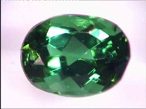 Tourmaline chrome verte ovale du Brésil