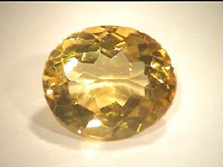Citrino ovale giallo dorato del Brasile