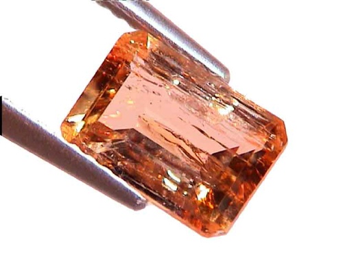 Topacio imperial naranja dorado octogonal de Ouro Preto