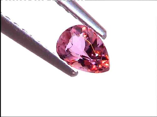 Topacio imperial rosa en talla pera de Ouro Preto