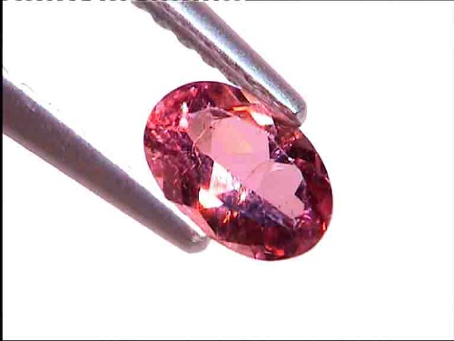 Topacio imperial ovalado rojo-rosa jerez de Ouro Preto