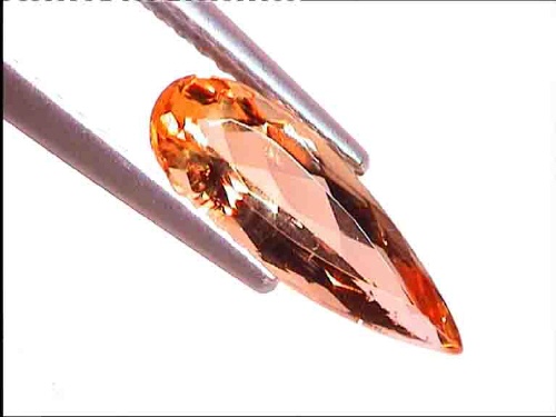 Topacio imperial rojo jerez en forma de pera