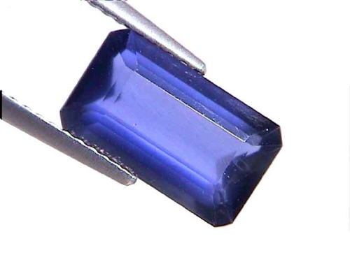Afrikanischer Iolith mit grau-blauem Farbwechsel, Achteck