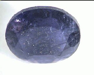 Ovaler Iolith aus Afrika mit Farbwechsel