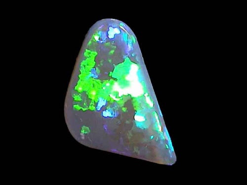 Ópalo cristal negro tipo gelatina verde azulado, forma libre de Lightning Ridge