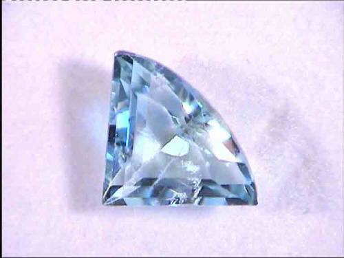 Aguamarina azul claro triangular de Brasil