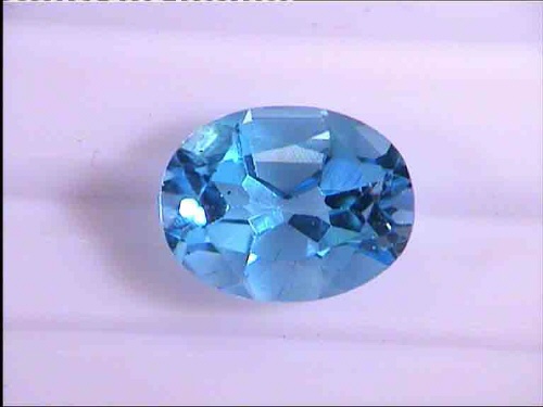 Topacio azul Swiss Blue oval de Brasil