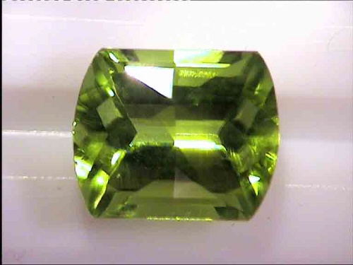 Peridoto verde manzana de Pakistán, forma Barel