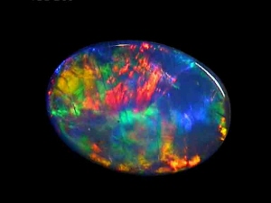 Australische rote, mehrfarbige Opal-Dublette – oval