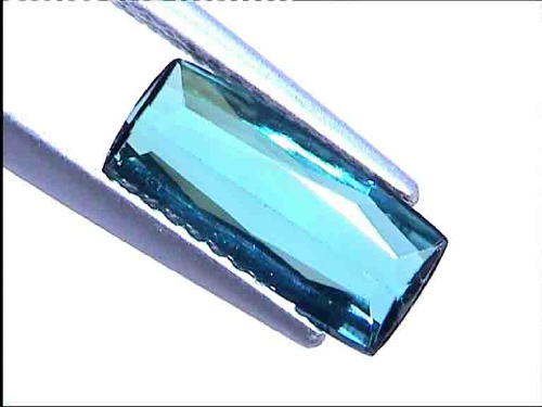 Tourmaline bleu-vert du Brésil en taille antique modifiée