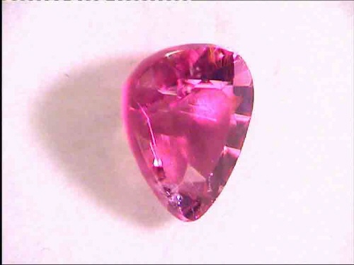 Tourmaline rose du Brésil, taille poire