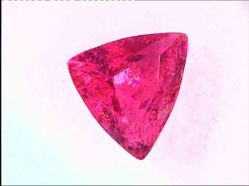 Tourmaline rose du Brésil en taille trilliant