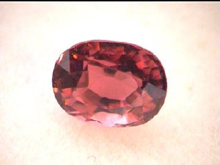 Rubellite africaine ovale, rouge à rose
