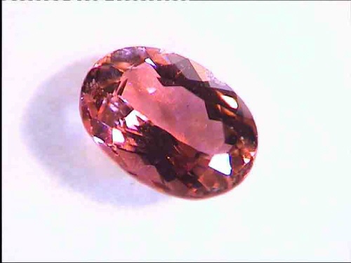 Rubellite ovale rouge pêche du Brésil