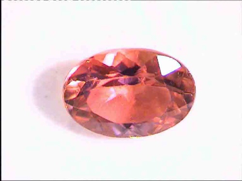 Rubellite ovale couleur pêche du Brésil