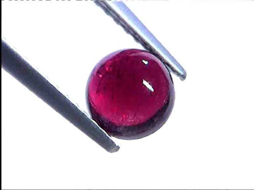 Rubellite rouge framboise en cabochon rond du Brésil