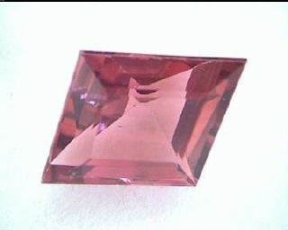 Rubellite rouge et rose d’Afrique, taille fantaisie