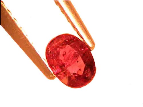 Rubis ovale de Birmanie, rouge et rose