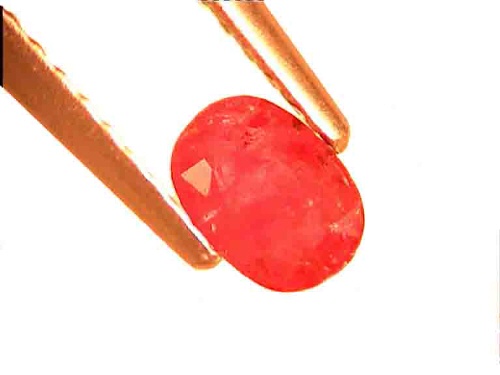 Rubis de Birmanie rouge-rose, taille ovale