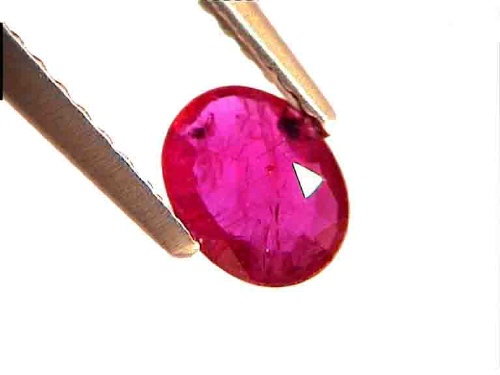Rubis ovale de Birmanie en Good Red
