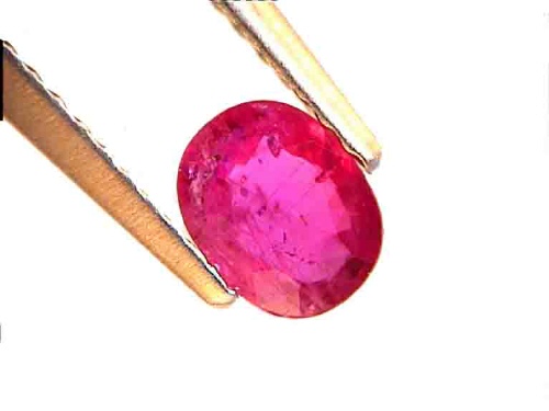 Rubis rose de Birmanie, forme ovale