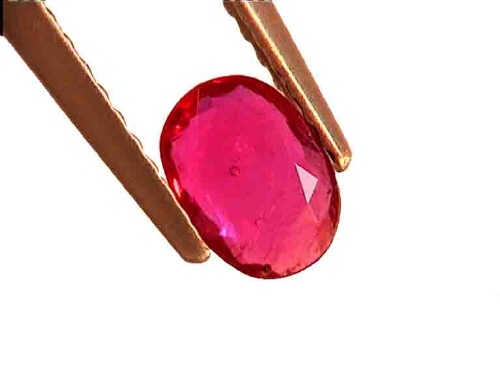 Rubis ovale Good Red de Birmanie