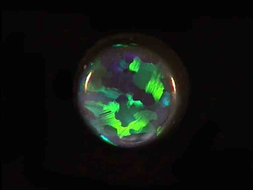 Opale noire ronde vert-bleu de Lightning Ridge