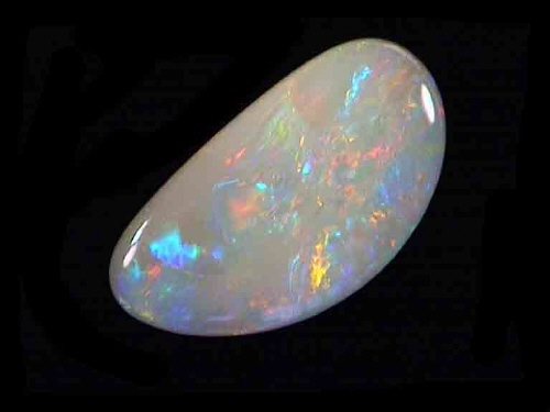 Weisser Kristallopal aus Coober Pedy in Orange-Multicolor, Freiform