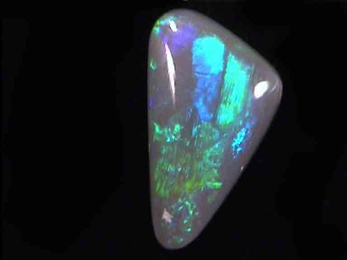 Ópalo negro de Lightning Ridge – Forma libre verde-azul