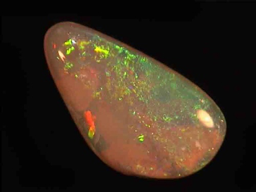 Mehrfarbiger australischer Kristallopal aus Coober Pedy in Freiform