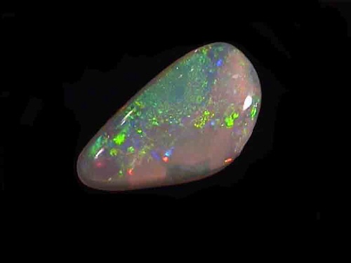 Mehrfarbiger australischer Kristallopal aus Coober Pedy in Freiform