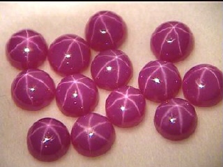 Rubino stellato sintetico, cabochon rotondo rosso pigeon blood