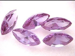 Alexandrite de Laboratoire Navette Violet/Bleu-Vert