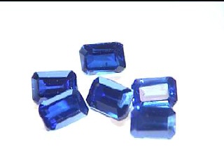 Saphir synthétique bleu bleuet de forme octogonale