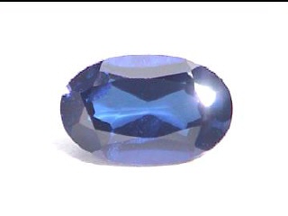 Saphir synthétique ovale bleu bleuet